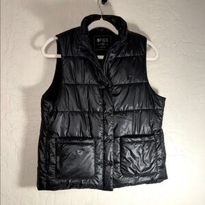 Figs 085 black fleece lined puffer vest size medium